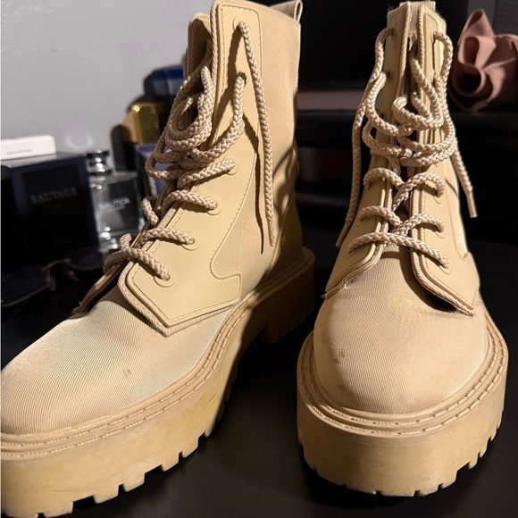 ZARA Faux Shearling Lined ankle boot - Picture 7 of 8